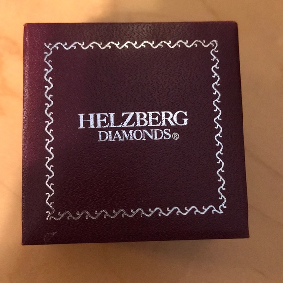 Diamond heart shaped ring - Picture 2 of 3